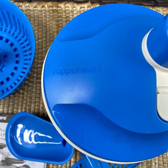 Tupperware Quick Chef Pro System Manual Food Processor, Chop, Mix, Whisk, Seal - Picture 11 of 13